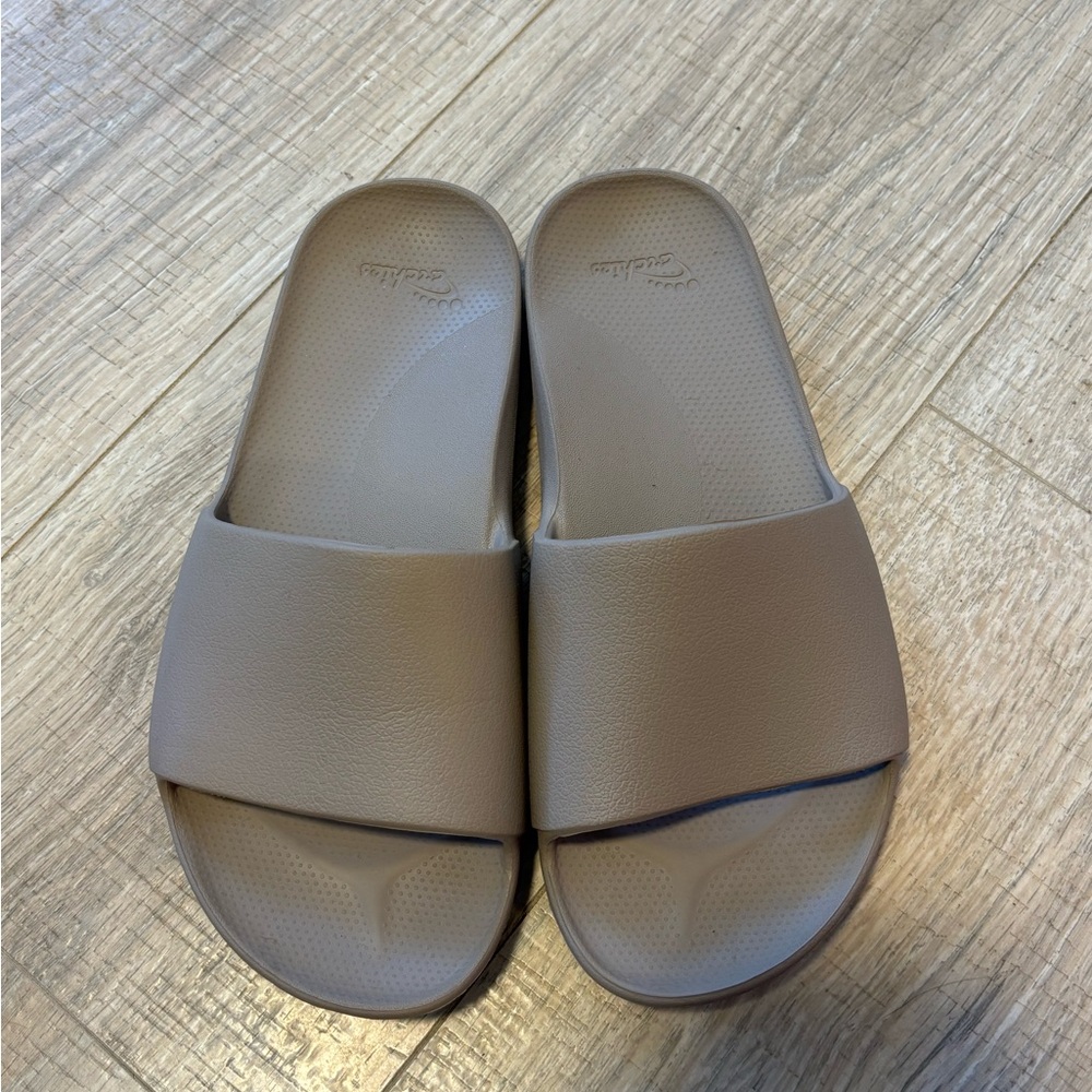 Archie’s arch support Neutral Taupe Slide Sandals UNISEX men’s 6 women’s 7